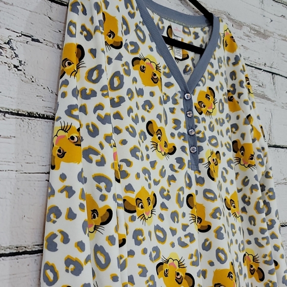 Disney's Lion King Sleep Top - Picture 3 of 7